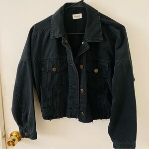 Cropped Black washed denim jacket!